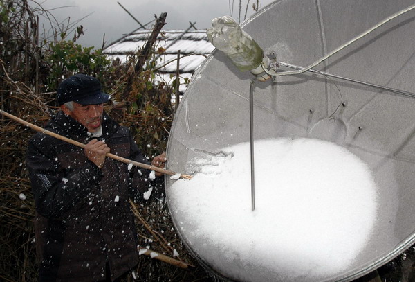 Cold snap sweeps China, traffic at a standstill