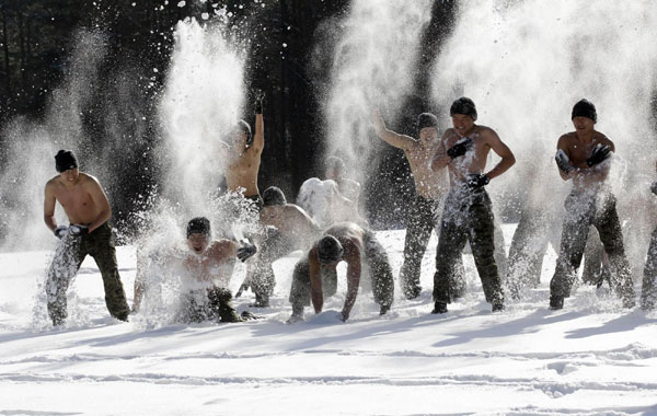 Soldiers go topless in wintry drill