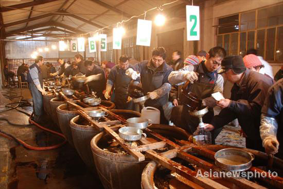 Locals queue from 3 am for soy sauce