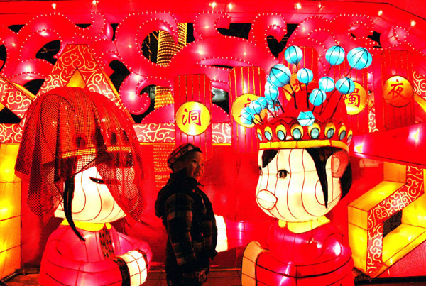 Light display dazzles for Spring Festival