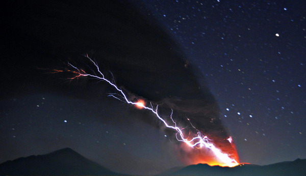 Shinmoedake eruption raises alert level
