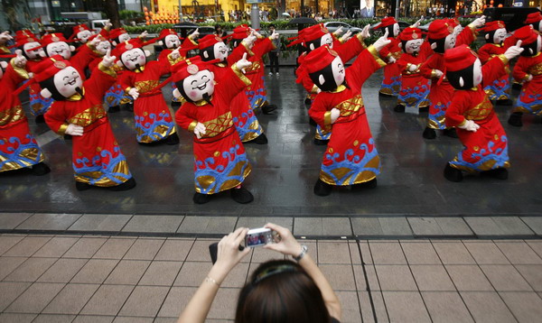 Asia greets Lunar New Year 