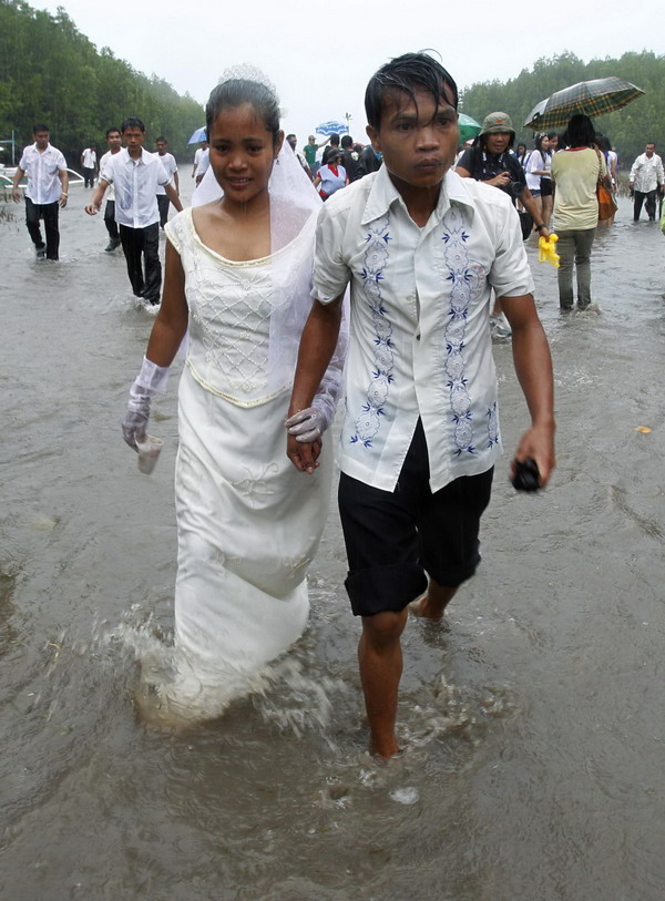 Couples fall in love with nature on Valentine's Day