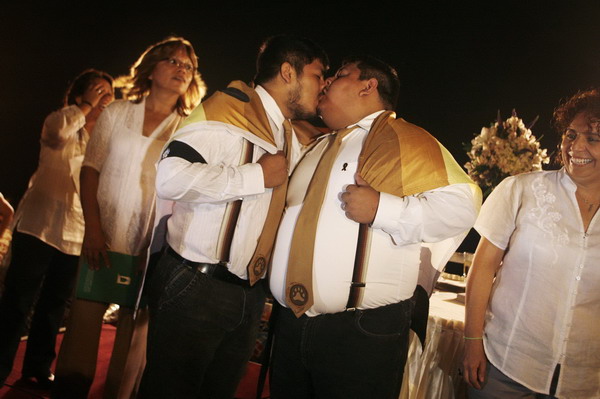 gay wedding hits on valentine's day in lima