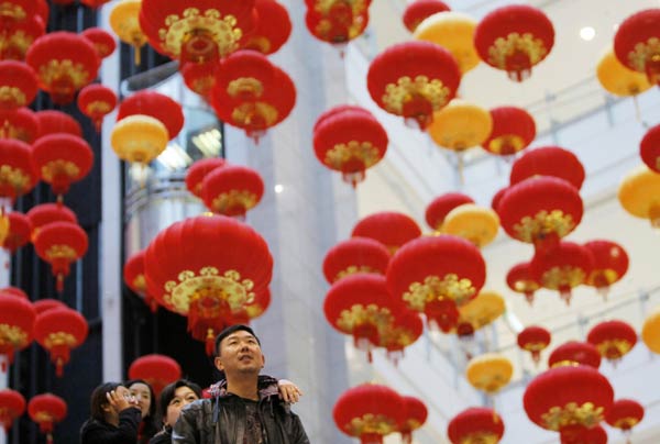 Snapshots: The world in 24 hours Feb 16