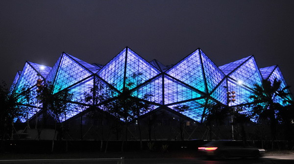Stadium lights up for Universiade test