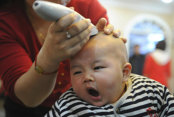 Get new year's first haircut for good luck