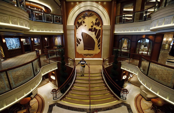 A ship fit for a Queen docks in HK