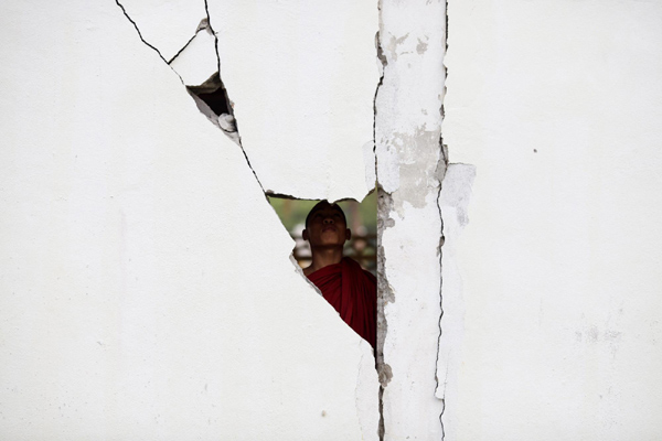 Powerful quake hits Myanmar