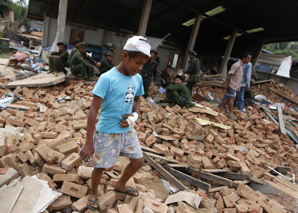 Powerful quake hits Myanmar