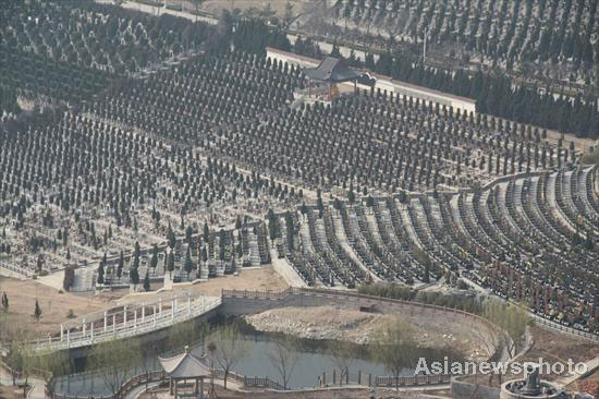cemetery,tombs,management fees ,price Tomb prices rise in E China