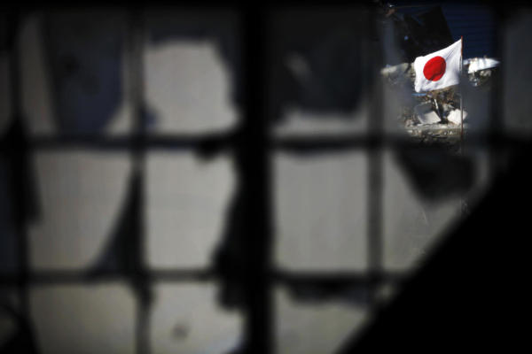 Snapshots: the world in 24 hours April 1