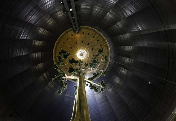 40-metre high sculpture 'Rain forest tree'