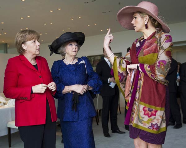 Snapshots: The world in 24 hours April 12