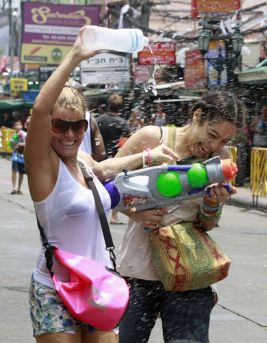 Thailand celebrates traditional New Year