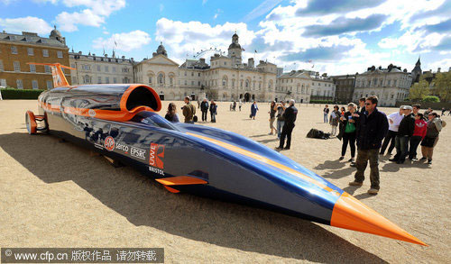 Supersonic car exhibited in London