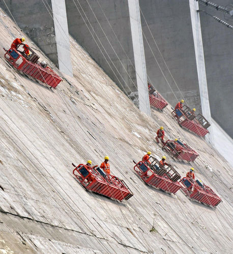 Three Gorges Dam getting cleaner, safer