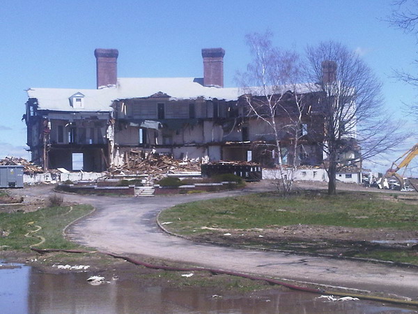 The last time I see Lands End mansion