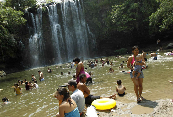 Play with water during holy week