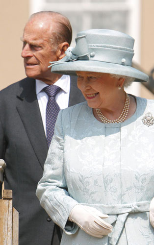 Queen attends annual Easter Matins Service