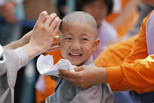 Snapshot: The world in 24 hours, April 25