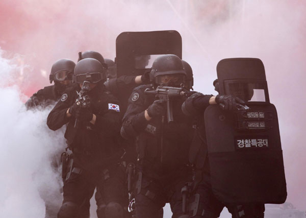 Anti-terrorism drill in LG Electronics