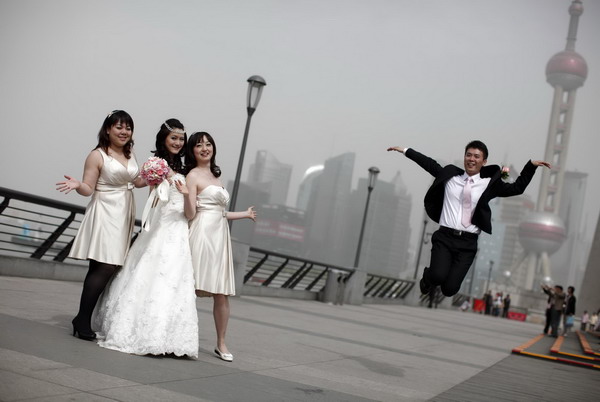 Sandstorm brought severe air pollution in Shanghai