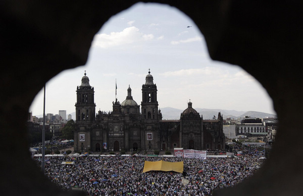 Thousands march against violence in Mexico City