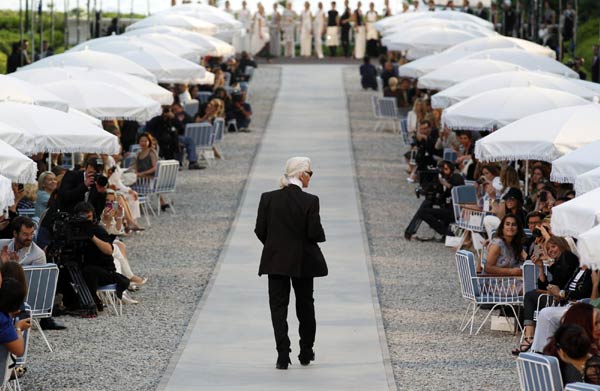 Snapshots: the world in 24 hours, May 9