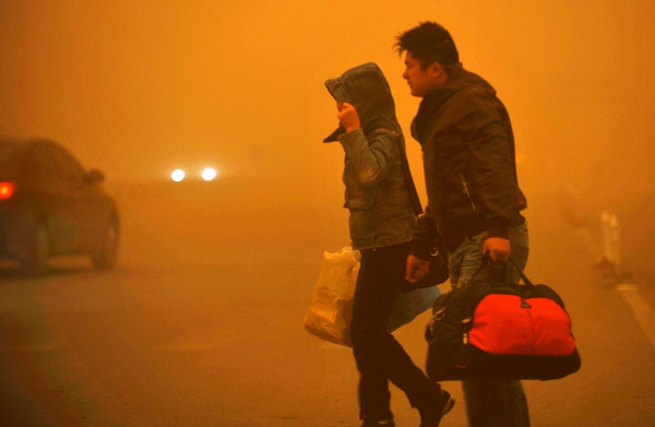 Heavy sandstorm hits Inner Mongolia