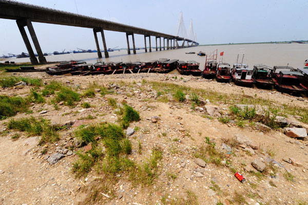 Severe drought lingers in C China