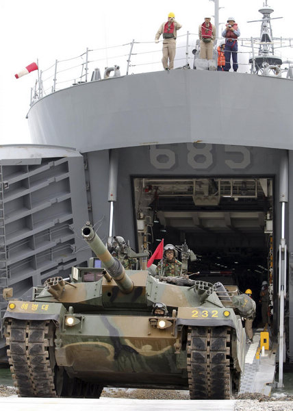 South Korean Army conducts live fire drill
