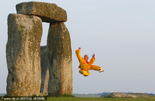 Chinese acrobatics shine at Stonehenge