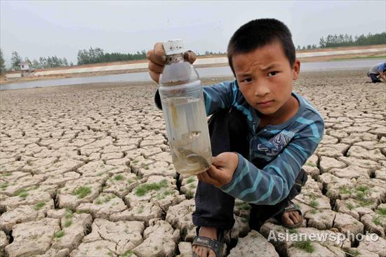 Continuous drought plagues E China town