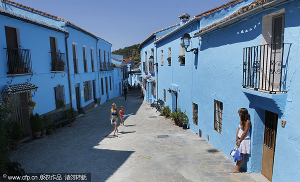 Spanish town painted blue to promote Smurfs