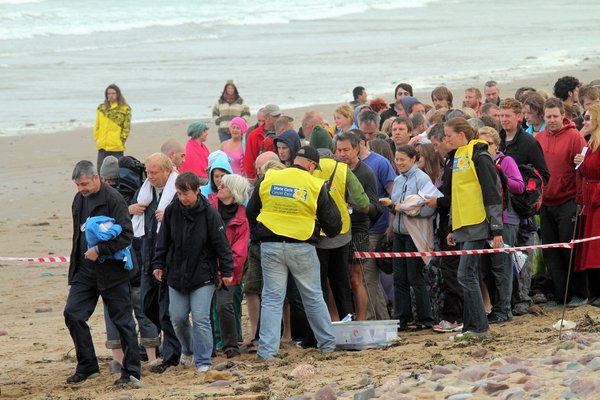 400 Brits claim world record in naked bathing