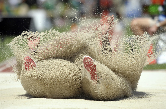 Snapshots: the world in 24 hours, June 25