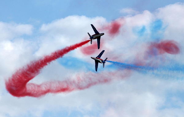 Gravity-defying stunts at Belgium air show