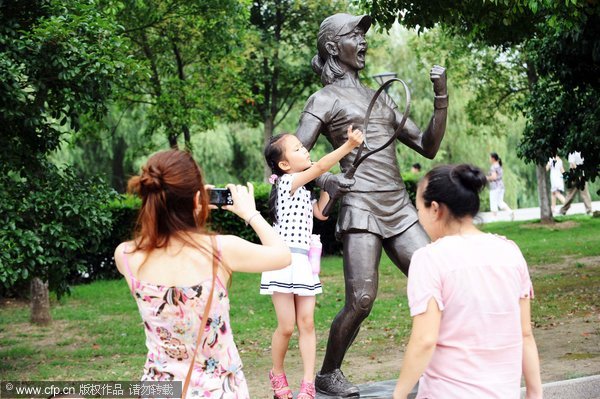 Tennis great immortalized with statue in Wuhan