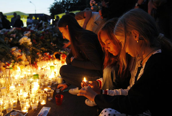 Russians mourn boat disaster victims