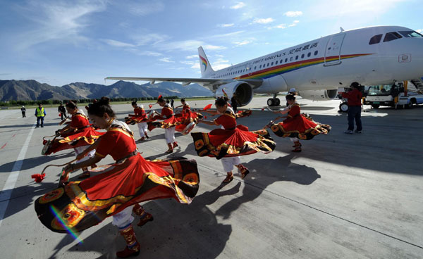 Tibet's first local-based airline jets off