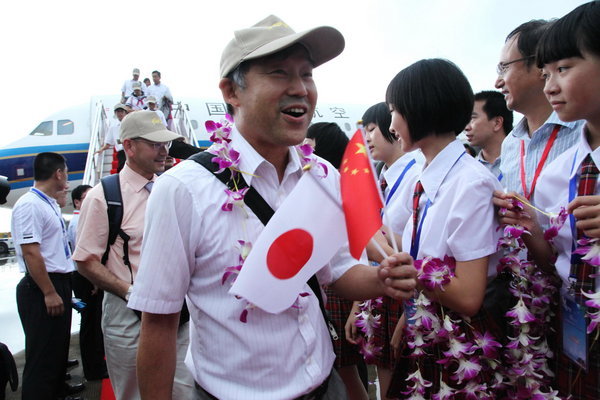 Youth from Japan quake-hit zone visit Hainan