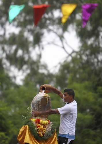 Nepal Hindus celebrate snake god festival