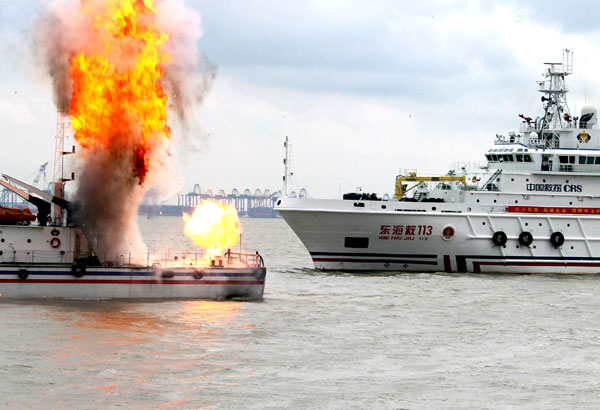 Air-sea rescue exercise held in Shanghai