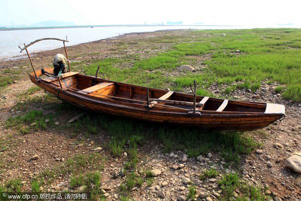 Drought hits China's largest fresh water lake