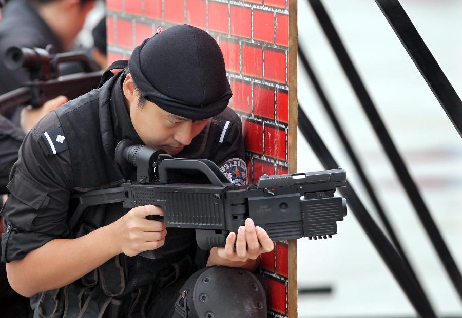 Anti-terror drill held in Shanghai