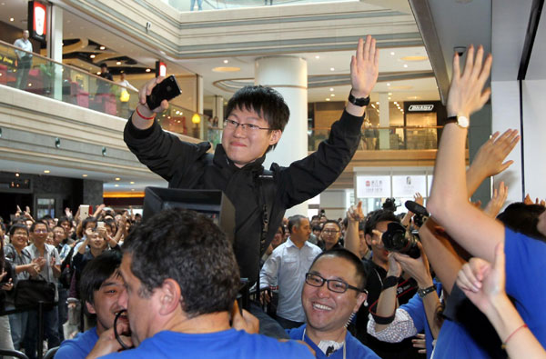 Largest Apple store in Chinese mainland opens