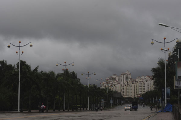 Tropical Storm hits South China's Hainan