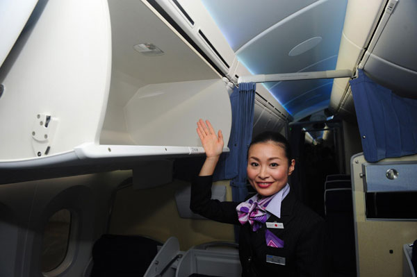 A look inside the New Boeing 787 Dreamliner