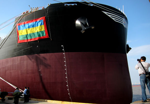 China delivers its largest bulk carrier